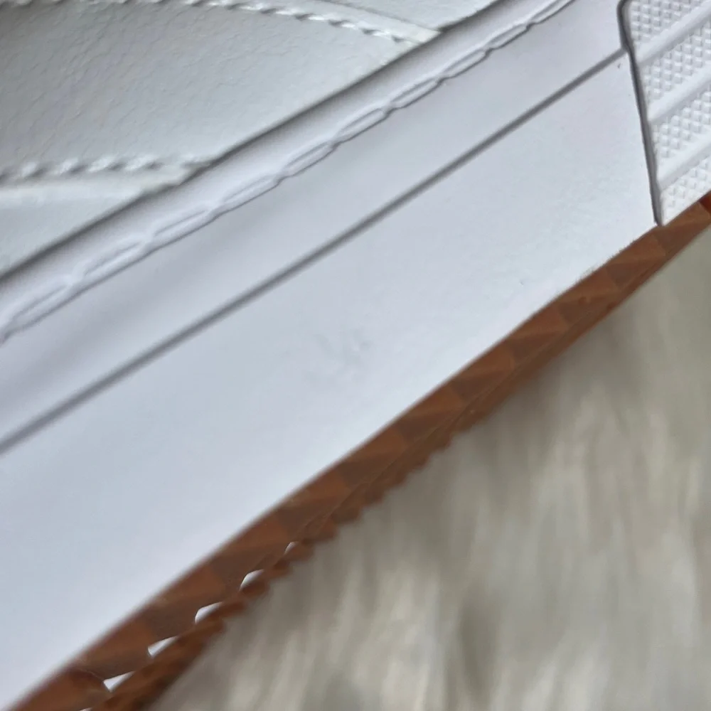 NWT Reebok Classic White Athletic Leather Sneakers